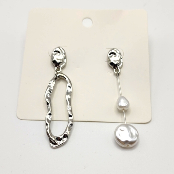 ‼️NEW IN‼️Silver Pearl Drop Earrings+Gift Box 🎁 - Picture 4 of 7